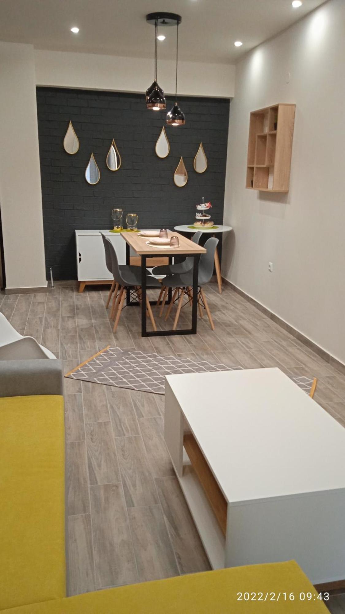 Lusso Apartment - City Center ヴェリア エクステリア 写真