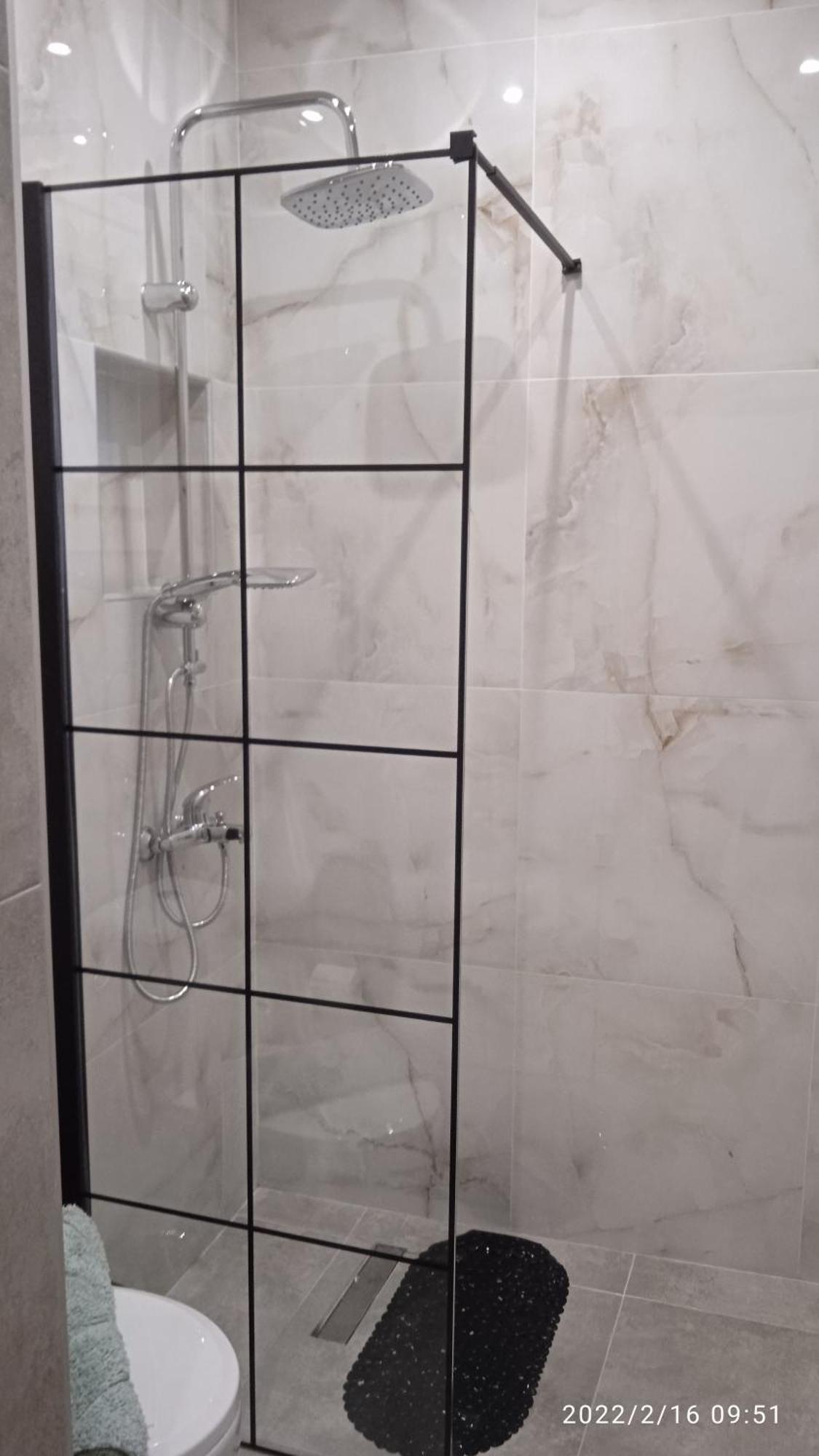 Lusso Apartment - City Center ヴェリア エクステリア 写真